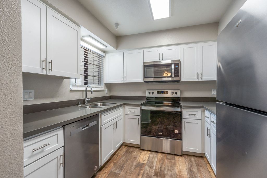 7551 Greenhaven Dr #14-171, Sacramento, CA 95831