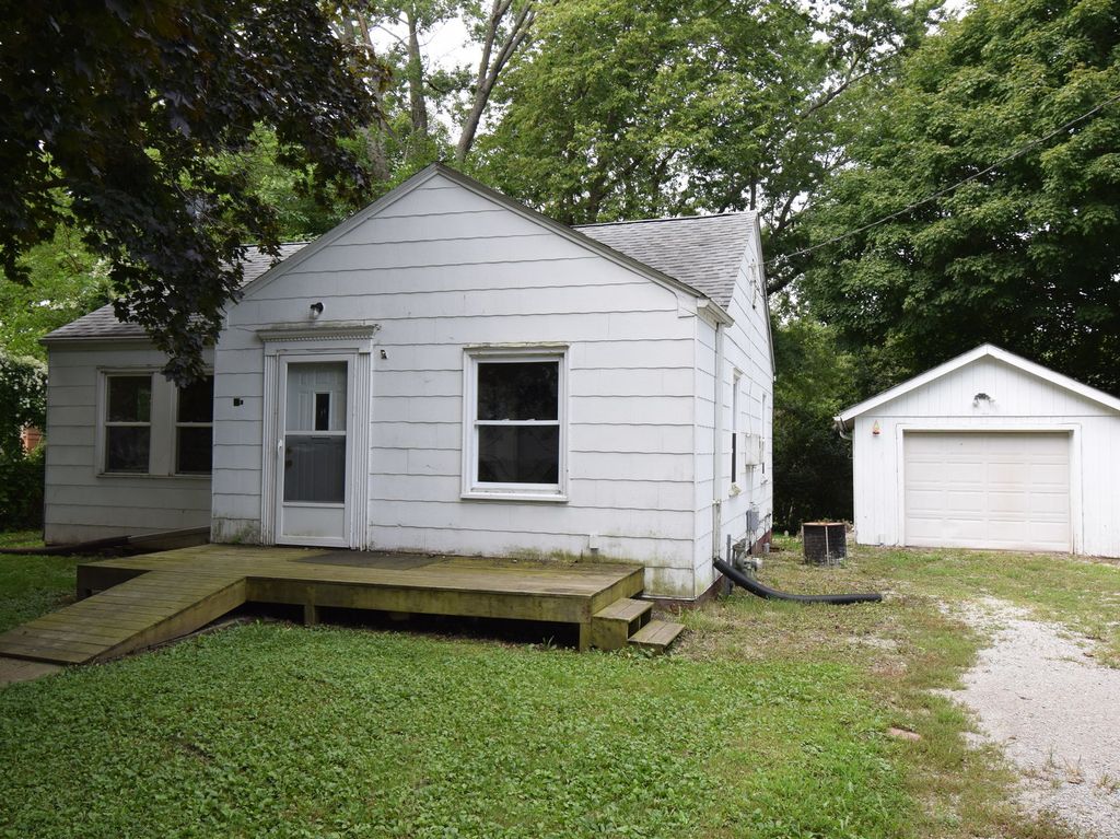 202 N State St, Saybrook, IL 61770