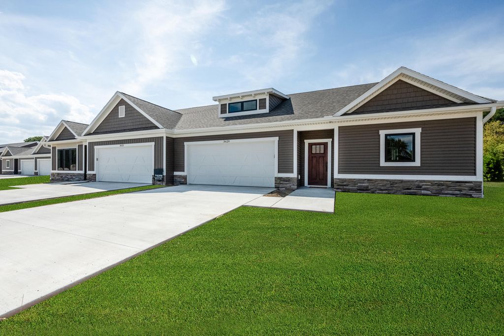 3620 Katherine Ln #1, Saint Joseph, MI 49085