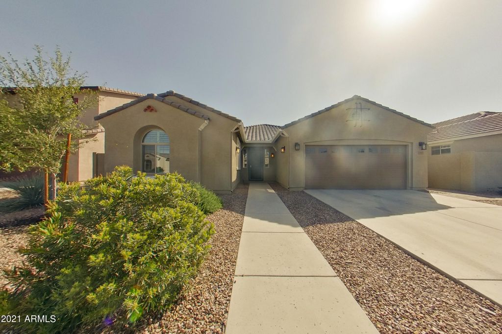 3011 E Quenton St, Mesa, AZ 85213