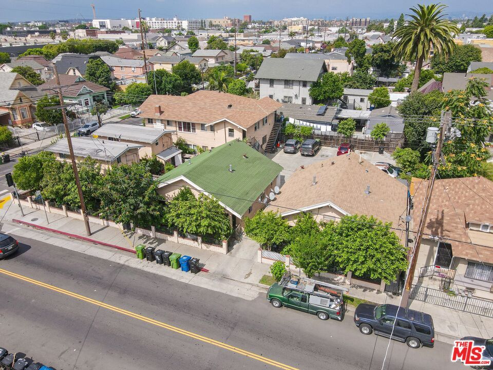 2915 Maple Ave, Los Angeles, CA 90011