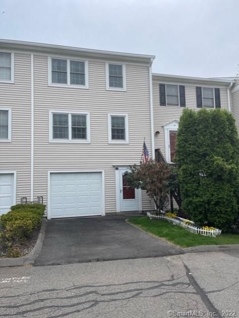85 Summit Cmns #85, Derby, CT 06418
