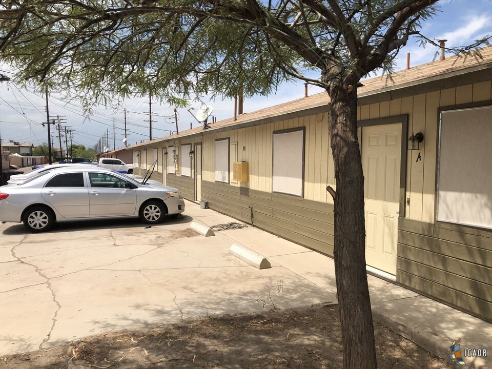 810 N 7th St, El Centro, CA 92243