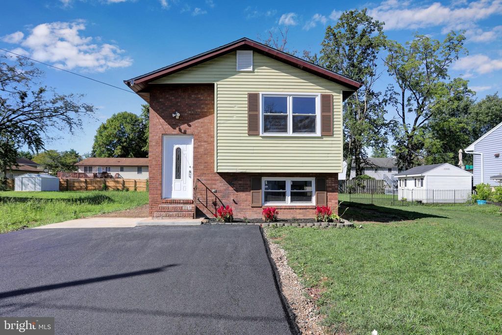 5935 Queen Anne St, Gwynn Oak, MD 21207