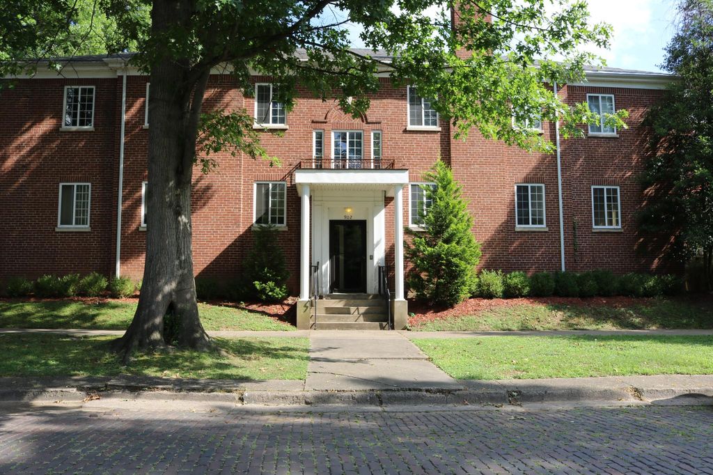 1030 9th St, Huntington, WV 25701