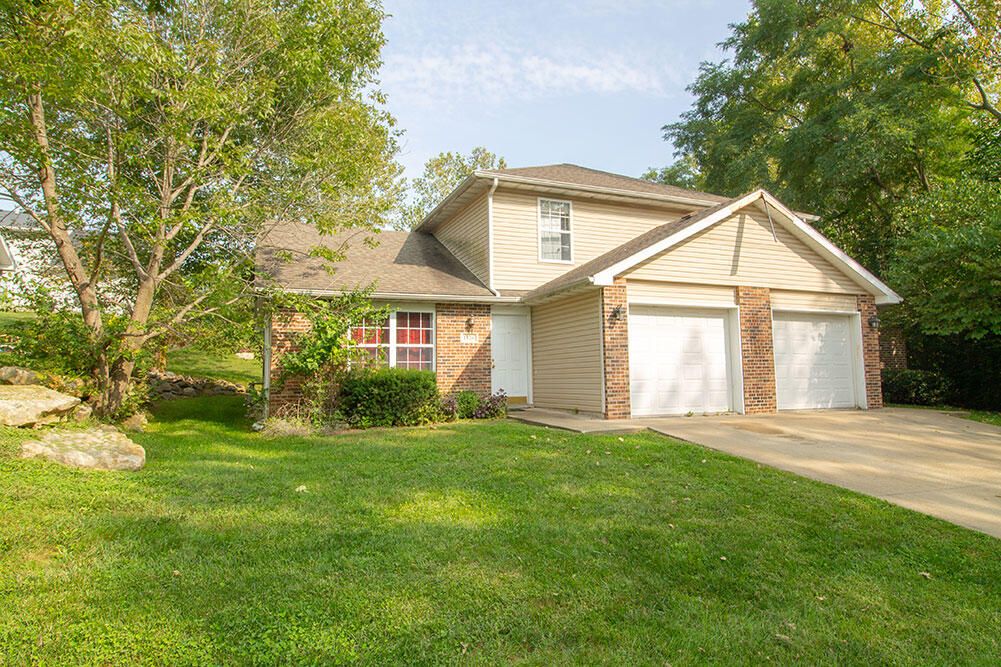 1326 Godas Dr, Columbia, MO 65202