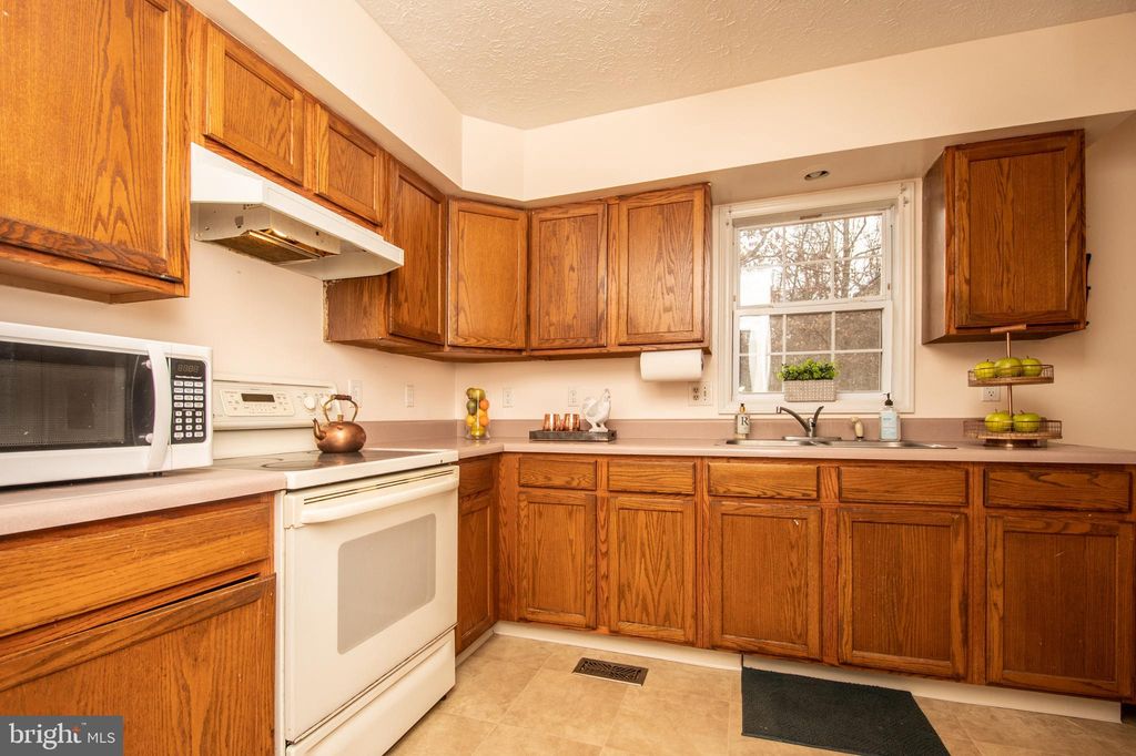 5243 Courtneys Corner Rd, Sumerduck, VA 22742