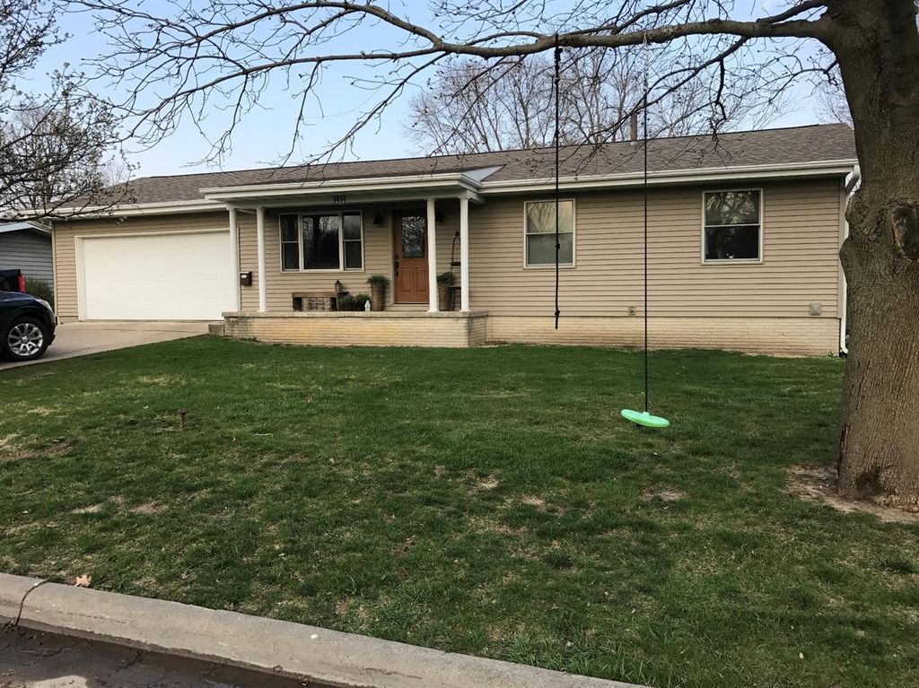 1414 9th Ave, Grinnell, IA 50112 Trulia