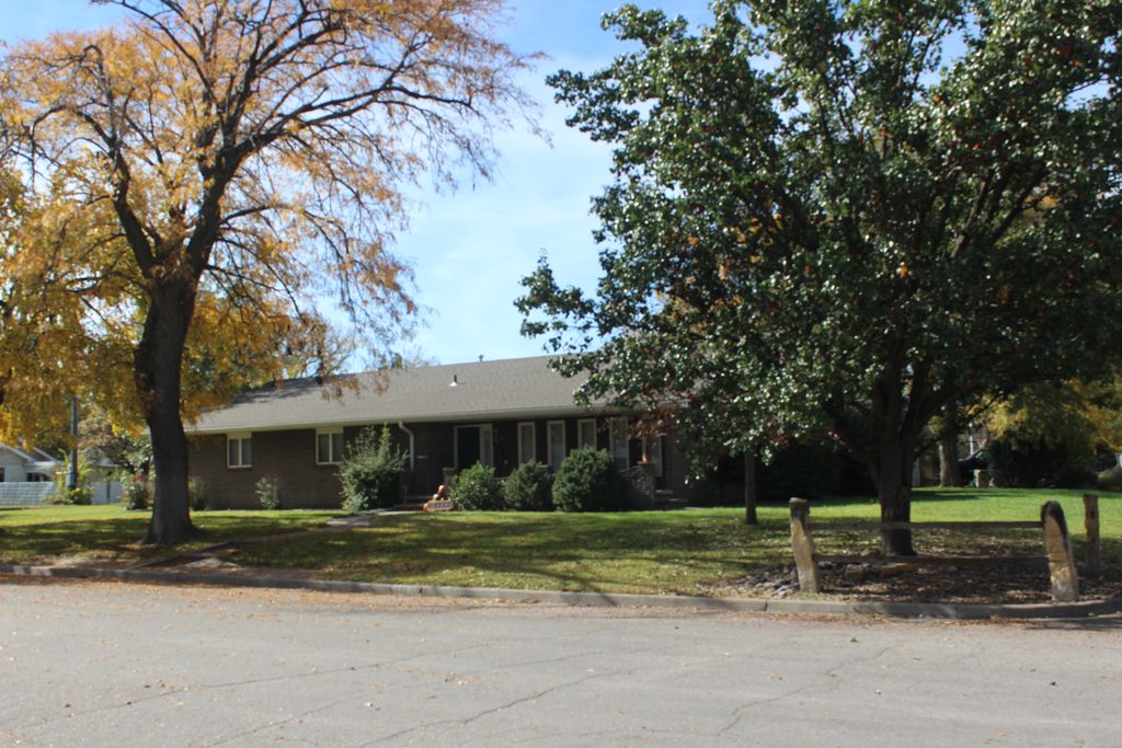 915 Maple St, La Crosse, KS 67548 Trulia