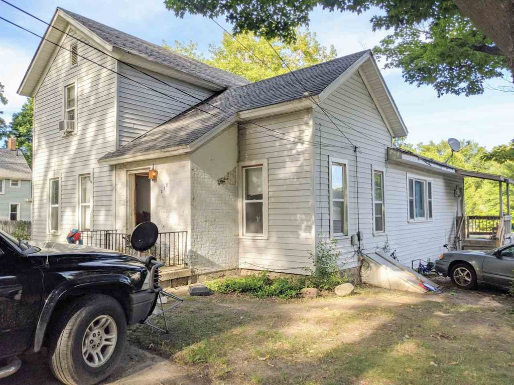 213 Reading Ave, Jonesville, MI 49250