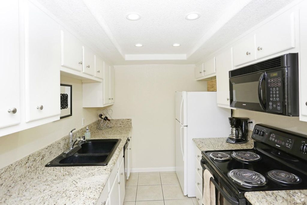 Avalon Townhome Apartments Tustin Ca Trulia