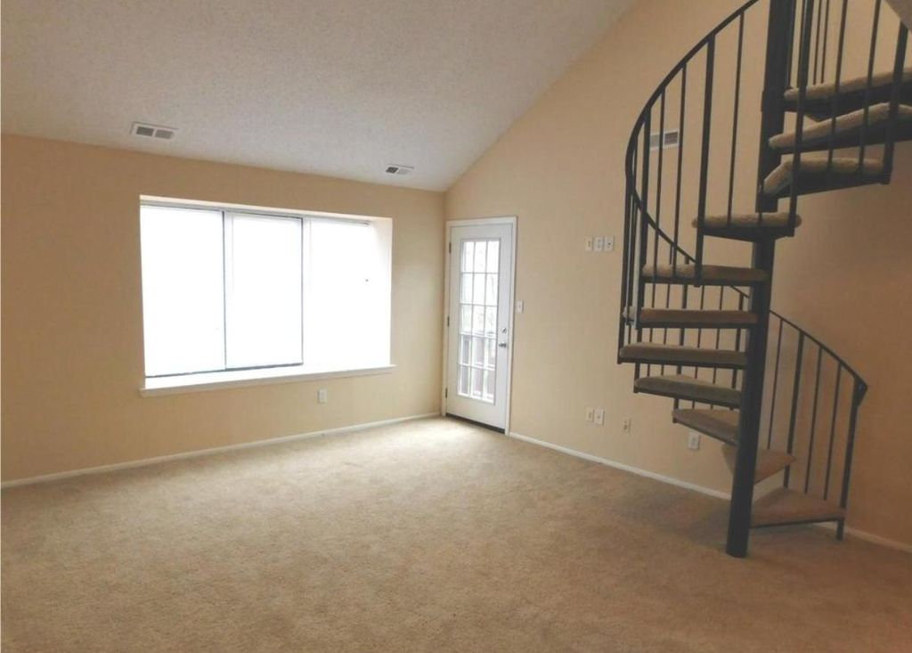 5416 Aberdeen Dr, Mount Laurel, NJ 08054