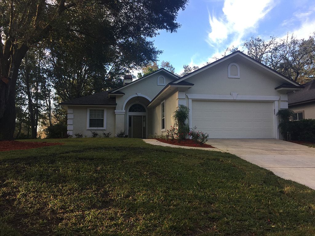 1529 Stonebriar Rd, Green Cove Springs, FL 32043 - 3 Bed, 2 Bath Single