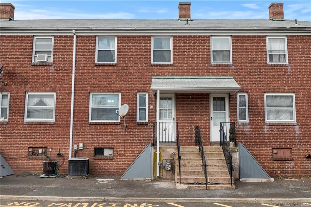 61 Franklin Rd, Hamden, CT 06517