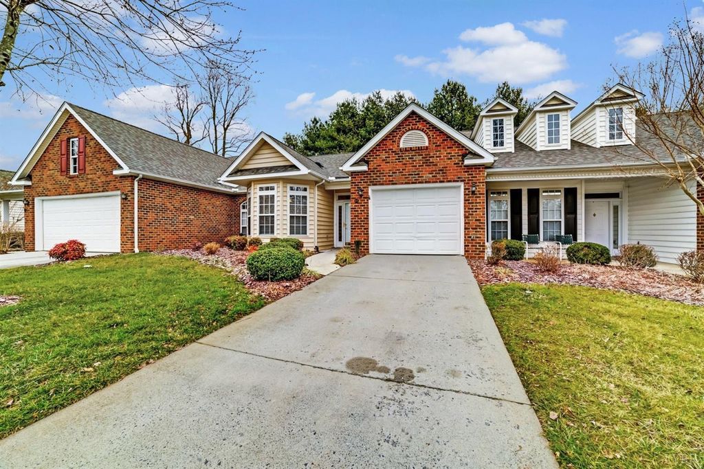 108 Saint David Dr, Lynchburg, VA 2 Bed, 2 Bath