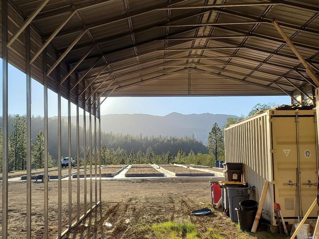151 Pond Rd, Laytonville, CA 95454