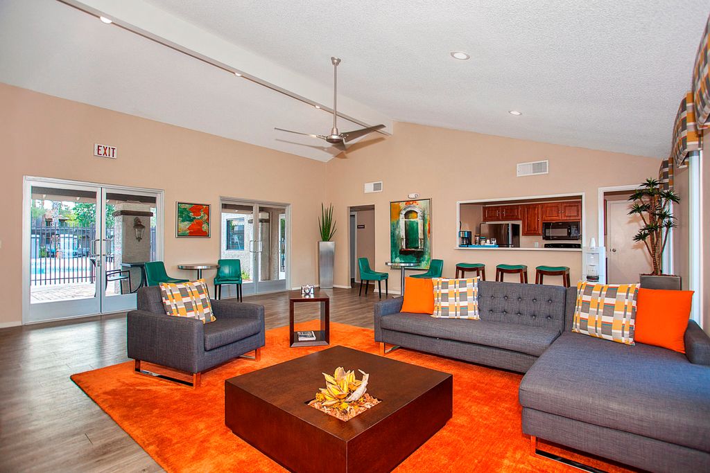 1283 W Parklane Blvd, Chandler, AZ 85224