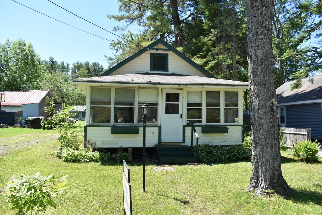 122 Lakeview Ave, Caroga Lake, NY 12032