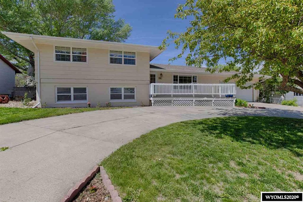 841 S 1st St, Glenrock, WY 82637 Trulia