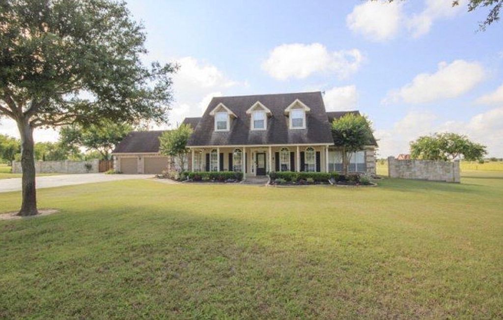 273 Shannon Valley Dr, Victoria, TX 77904
