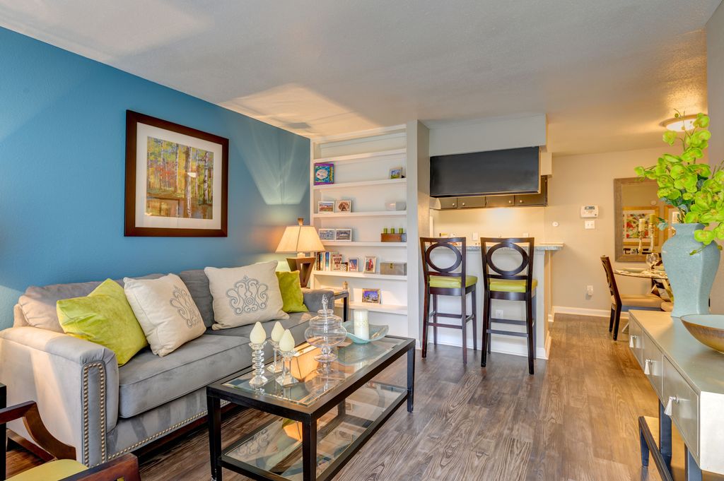 2100 Tannehill Dr, Houston, TX 77008