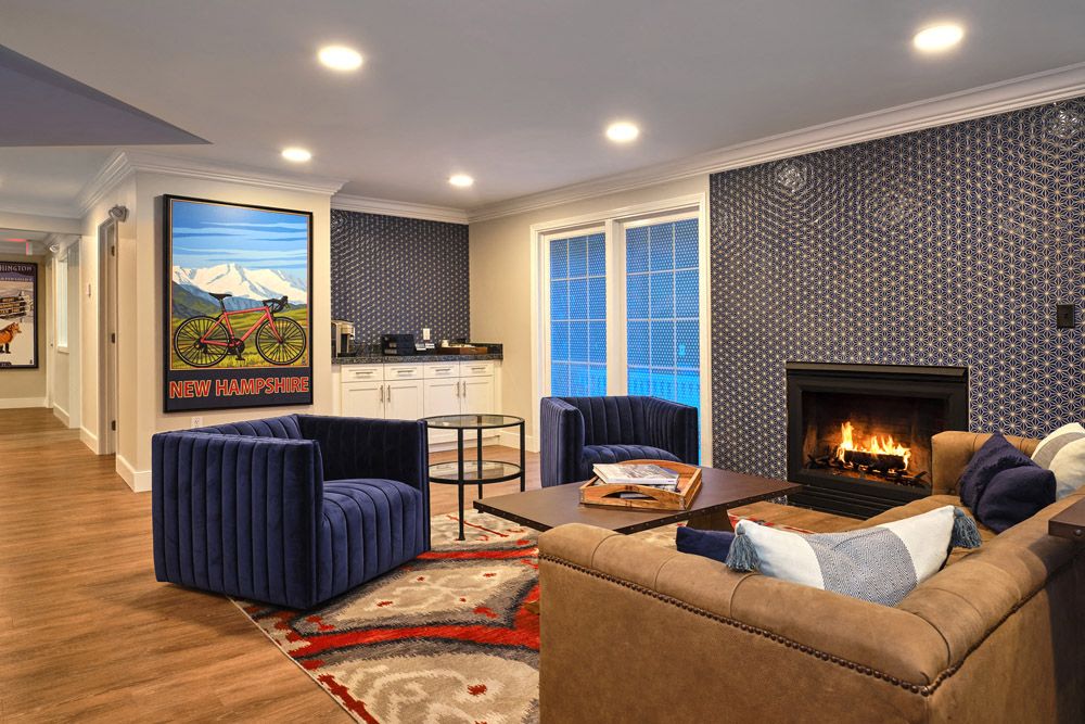 22 Country Club Dr, Manchester, NH 03102