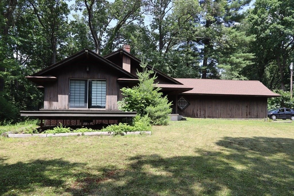 81 Bartlett St, Chelmsford, MA 01824