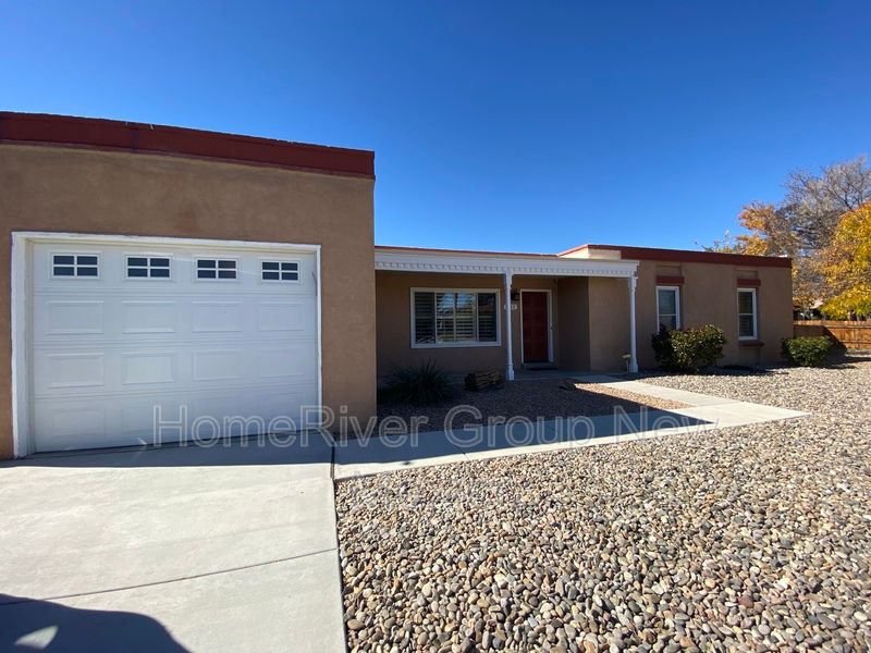 703 Peach Tree Rd SE, Rio Rancho, NM 87124