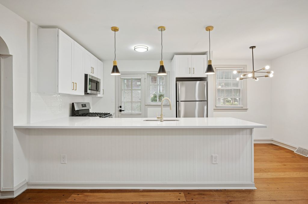 2925 Midvale Ave #206, Philadelphia, PA 19129