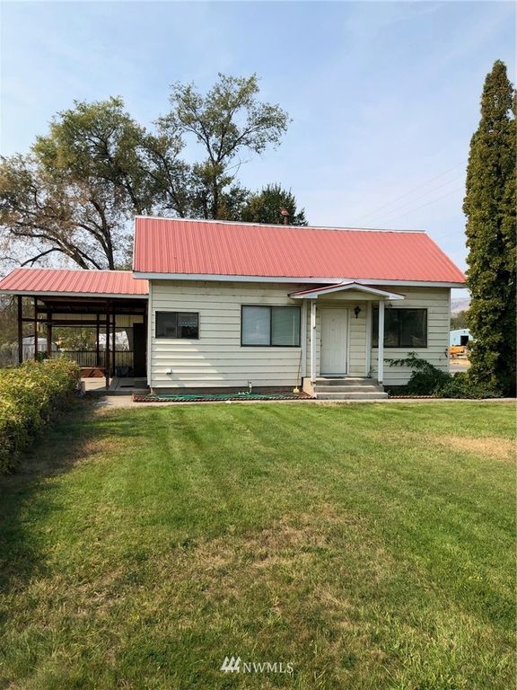 618 7th Ave, Omak, WA 98841