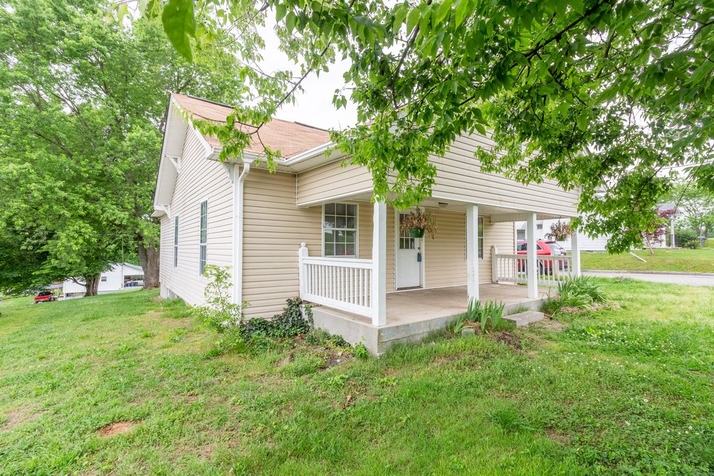 1502 Monroe St, Sweetwater, TN 37874 Trulia