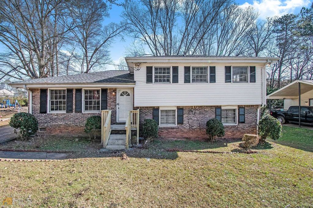 5176 Roses Of Picardy, College Park, GA 30349