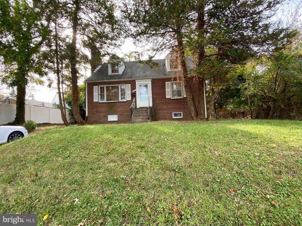 9422 Old Georgetown Rd, Bethesda, MD 20814