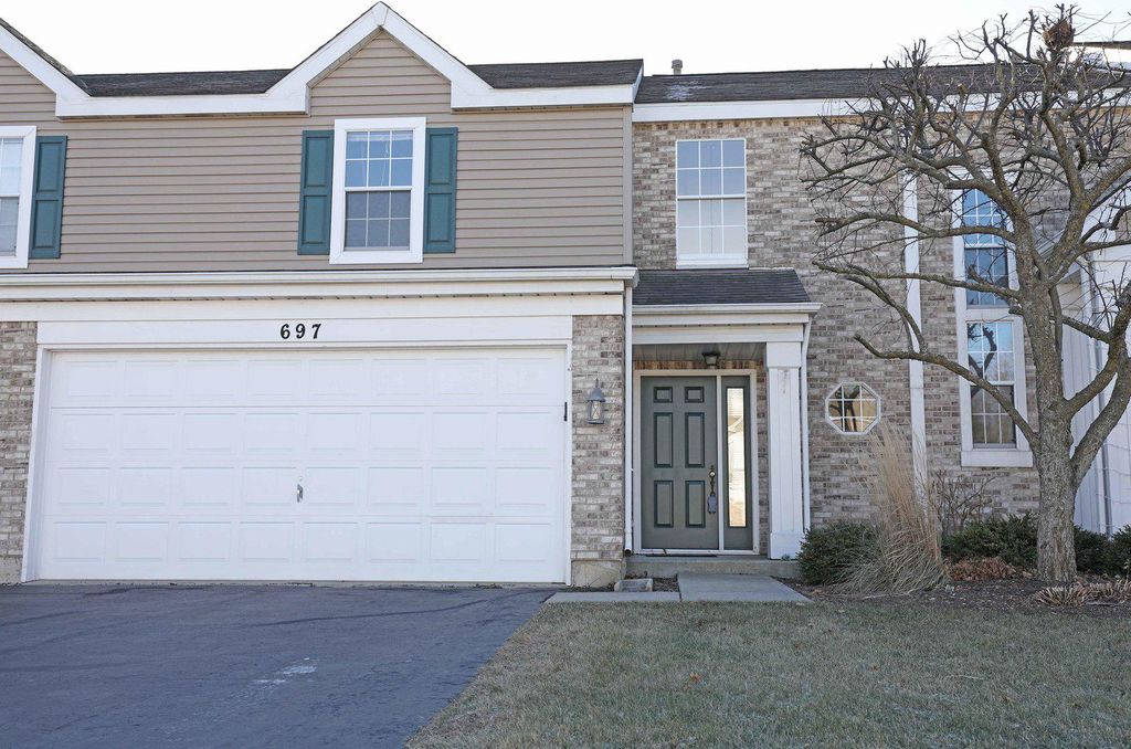 697 Savannah Ln, Crystal Lake, IL 60014