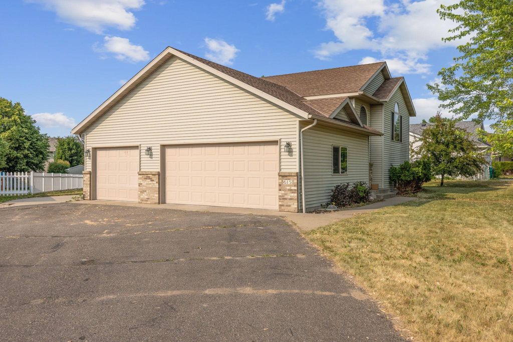 615 7th St S, Sartell, MN 56377