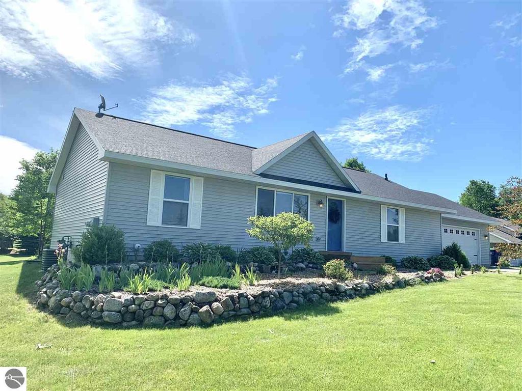 6879 Lake Ann Rd, Lake Ann, MI 49650 Trulia