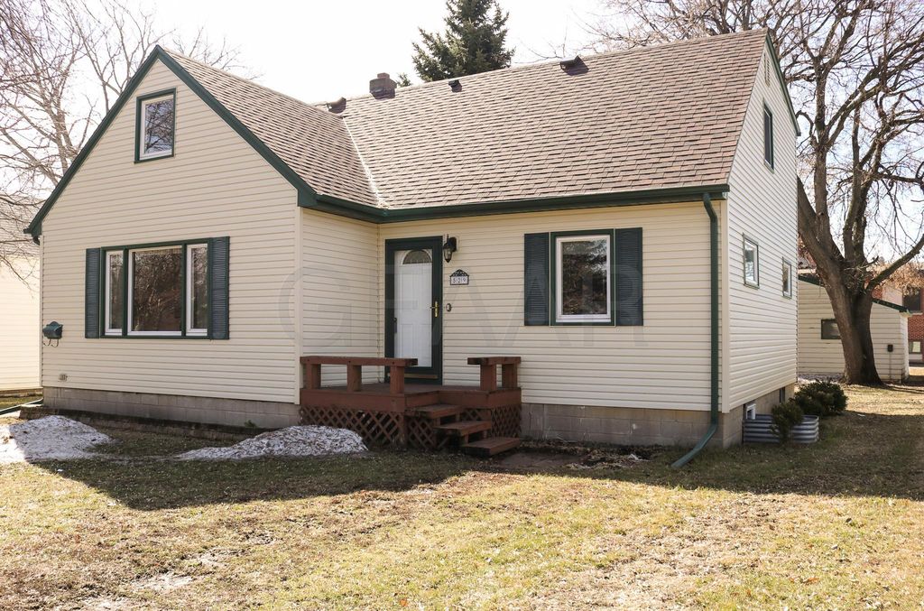 homes for sale east grand forks mn
