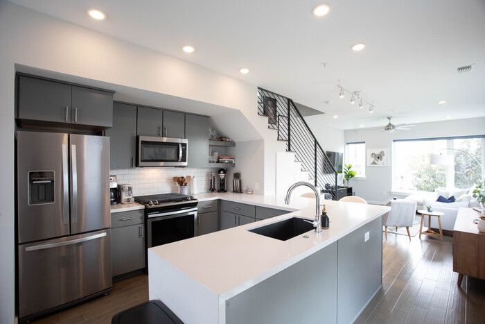 2002 E 7th St #201, Austin, TX 78702