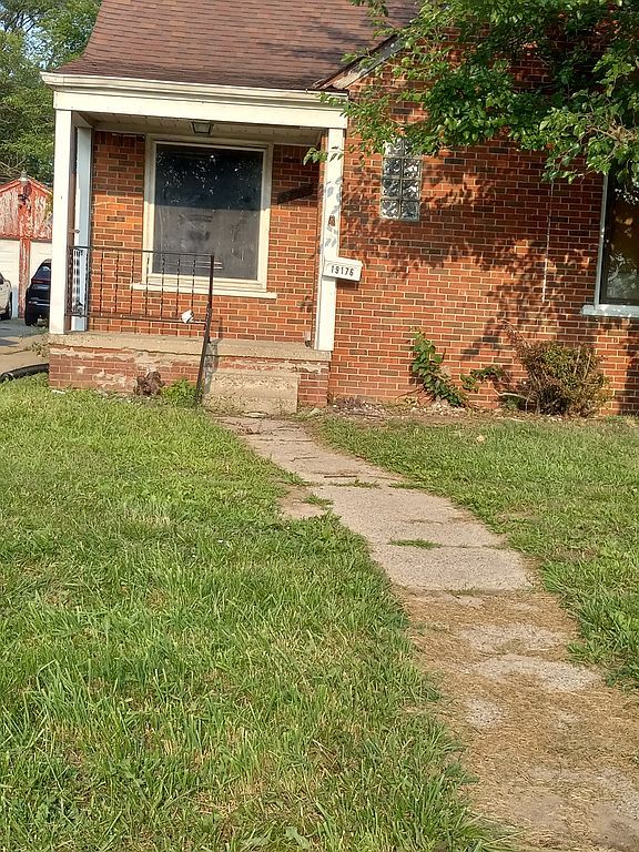 19176 Hoover St, Detroit, MI 48205