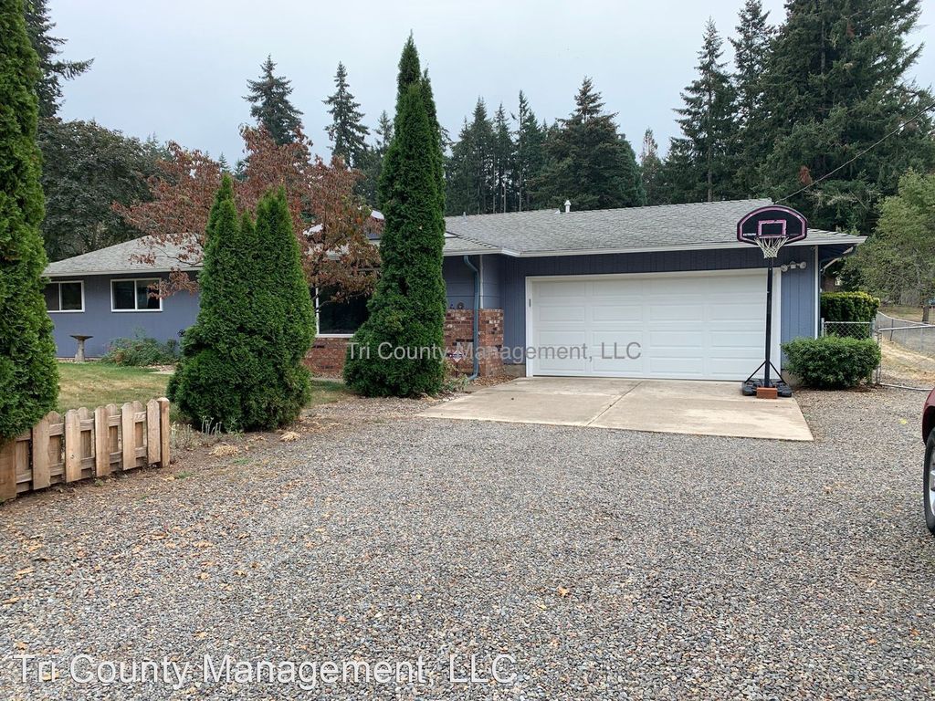 14710 S  Henrici Rd, Oregon City, OR 97045