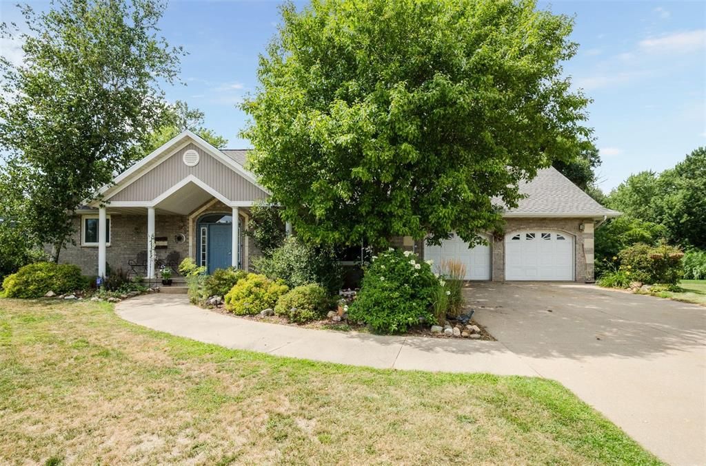 906 Tanglewood Dr, Manchester, IA 52057 Trulia