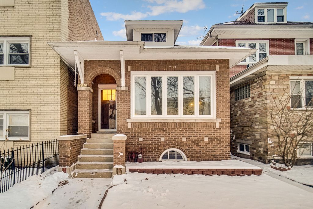 7232 N Hamilton Ave, Chicago, IL 60645