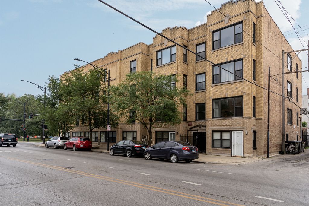 3205 W Division St #201, Chicago, IL 60651