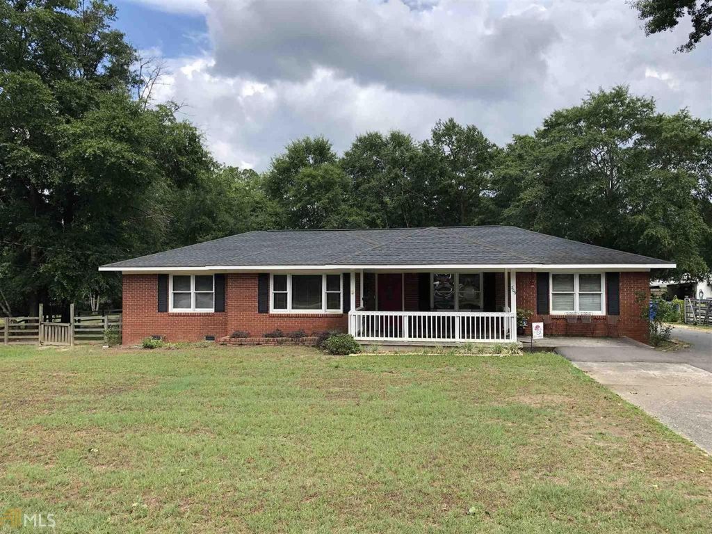209 Country Club Rd, Dublin, GA 31021