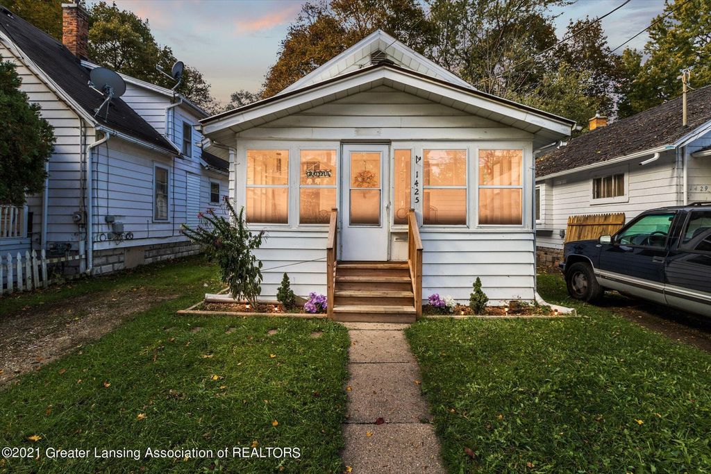 1425 Roosevelt Ave, Lansing, MI 48915
