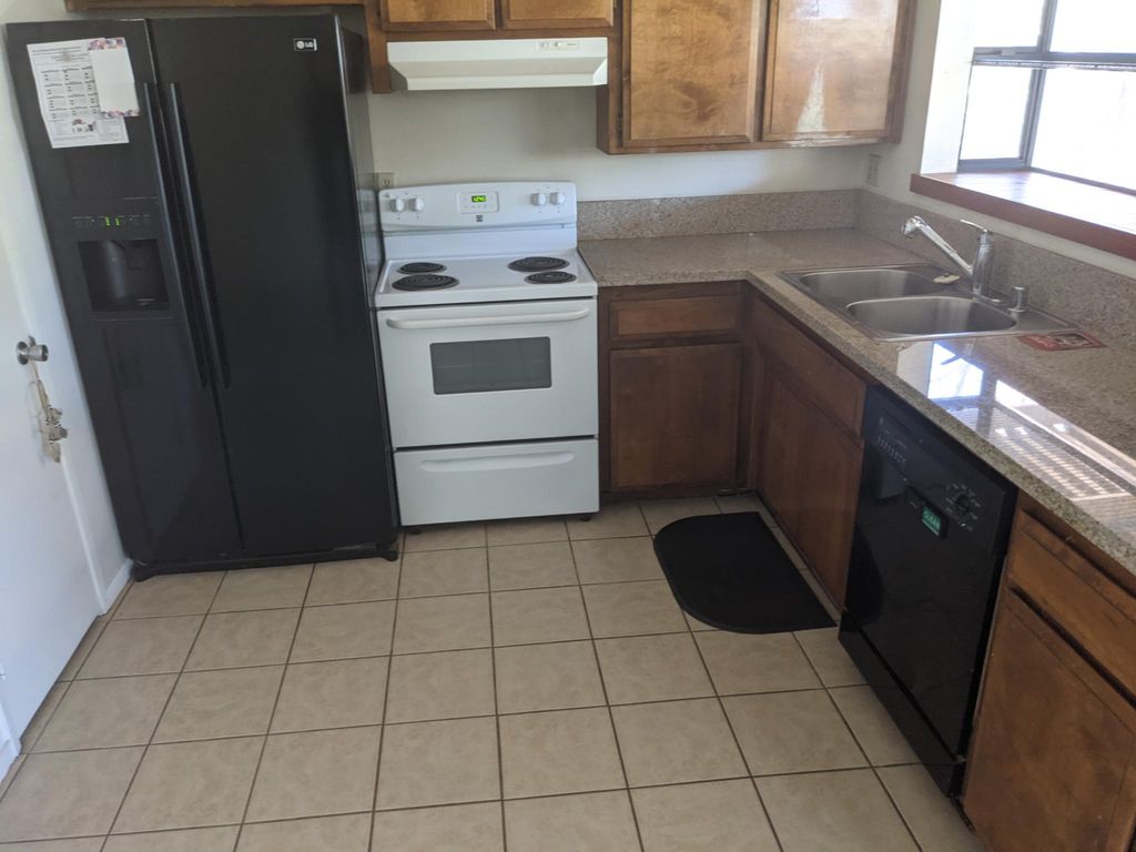 6812 Lafayette Way, Bakersfield, CA 93309