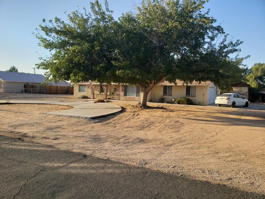 13444 Anoka Rd, Apple Valley, CA 92308