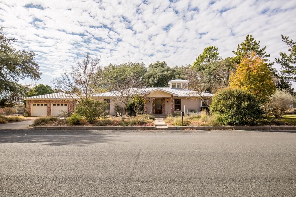 307 Frederick Rd, Fredericksburg, TX 78624 Trulia