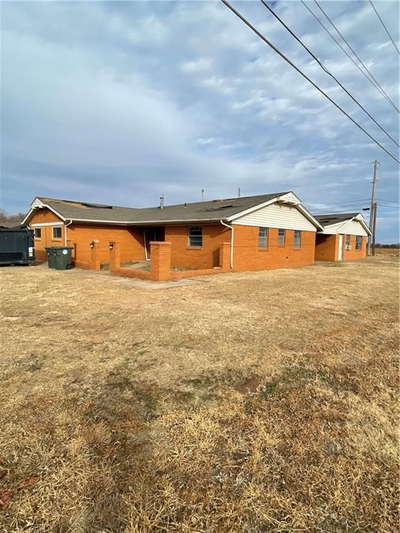 827 S 13th Ave, Fairview, OK 73737