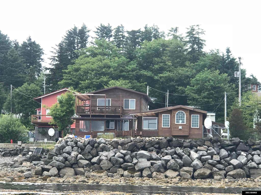 403 Beach Rd, Craig, AK 99921